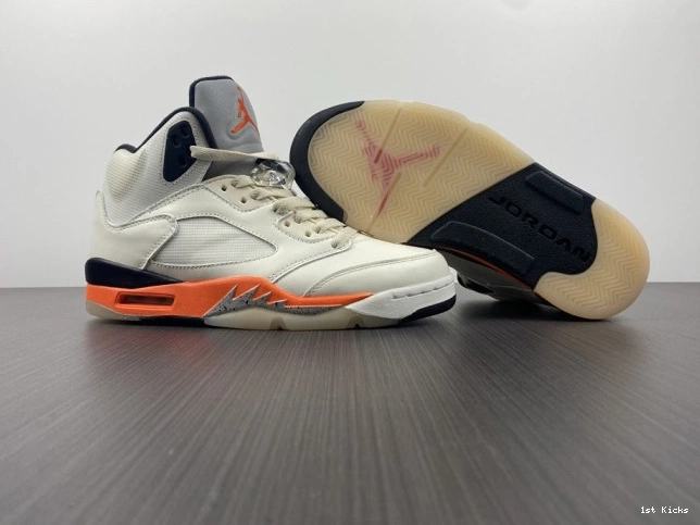 Jordan Orange Retro Total DC1060-100 5 0723